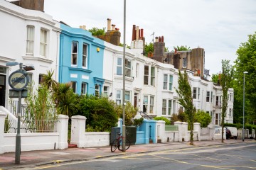 Average UK house prices continue increase by 1.6% in April